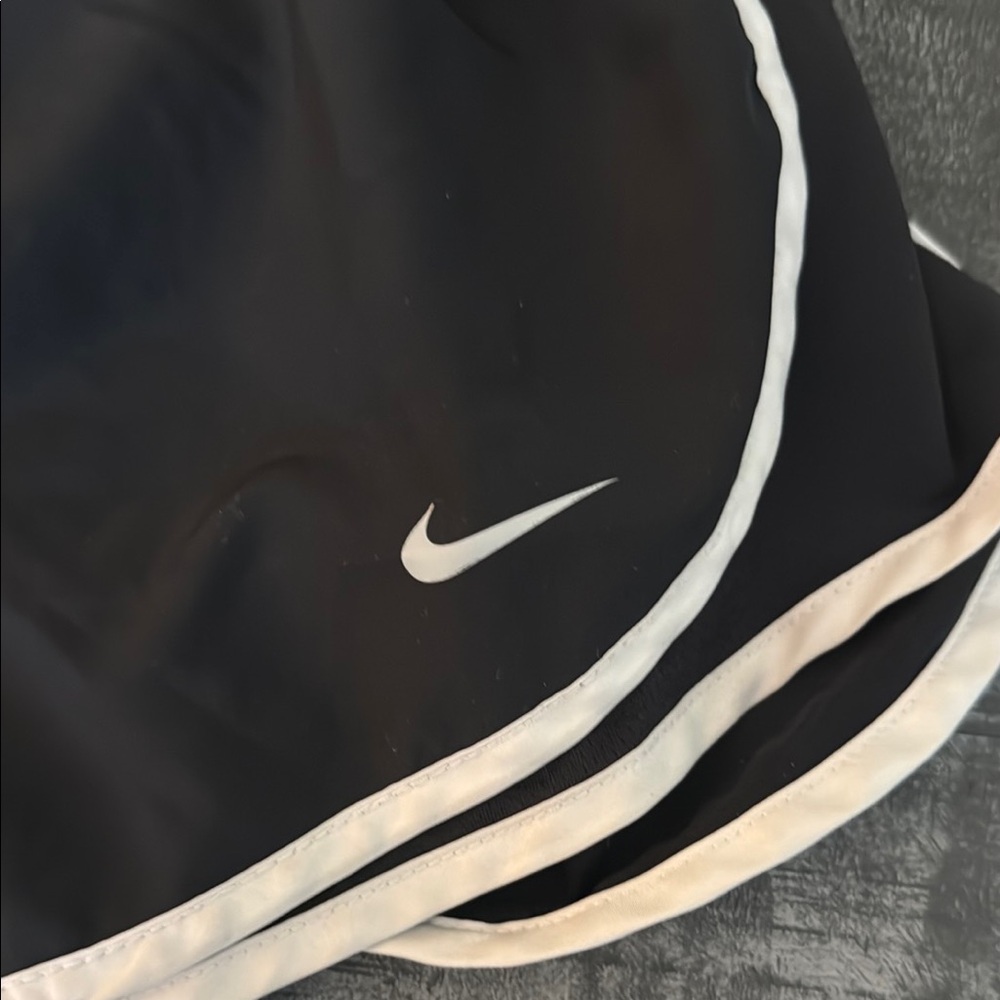 Nike Black Athletic Shorts Lightweight Moisture-Wicking - Picture 2 of 6